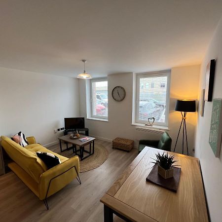 Modern 2 Bedroom Apt Sleeps 6 - Near Gloucester Zewnętrze zdjęcie
